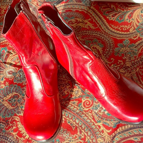 ❤️ ManGo Designs Red wedge Boots - Picture 1 of 6